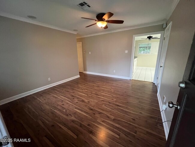 Building Photo - 104 Sorority Dr