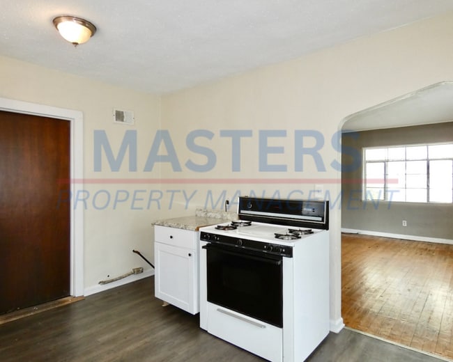 Building Photo - 2 Bed 1 Bath House