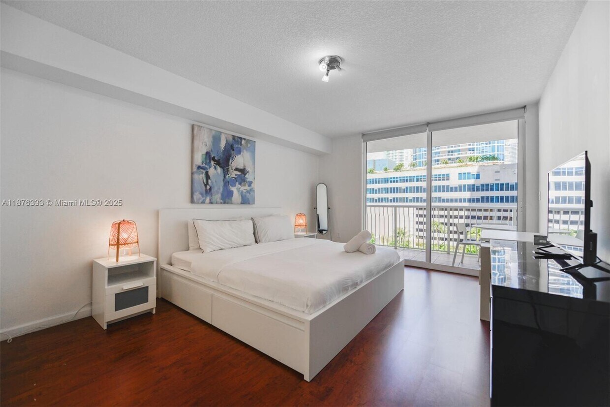 Foto principal - 1200 Brickell Bay Dr