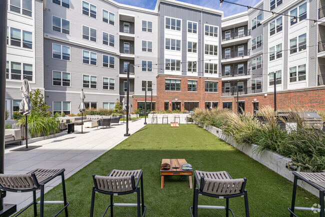 2nd Floor Courtyard - EDGE Apartments