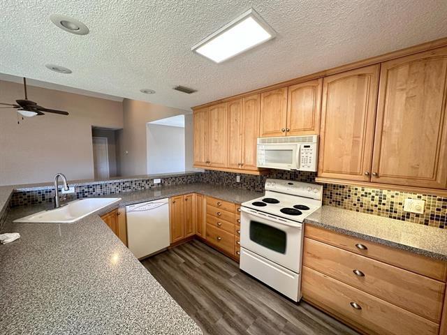 Foto del edificio - 7217 Montego Dr