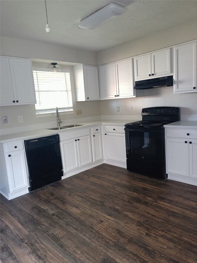 Building Photo - 4631 Tealgate Dr