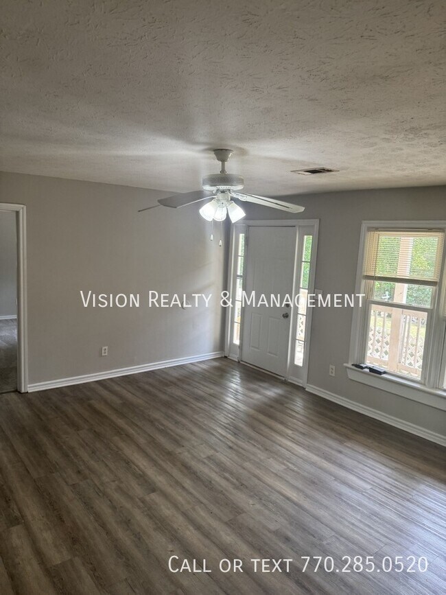 Foto del edificio - 374 Cavender Creek Rd