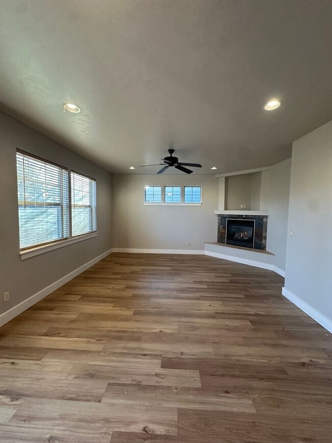 Building Photo - Live the Old Mill Lifestyle– Updated 3 Bedroom Home in Bend