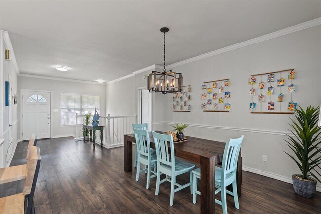 Foto del edificio - 504 Lakeshore Cir
