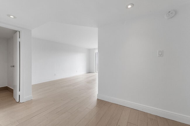 Foto del edificio - 16546 NE 26th Ave