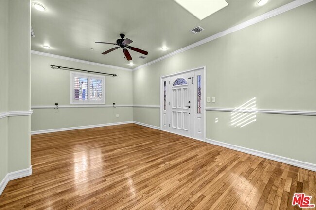 Foto del edificio - 3930 La Crescenta Ave