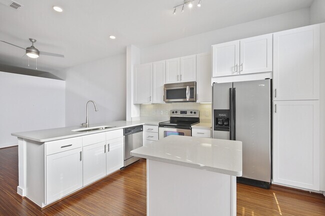 Building Photo - 3839 McKinney Ave