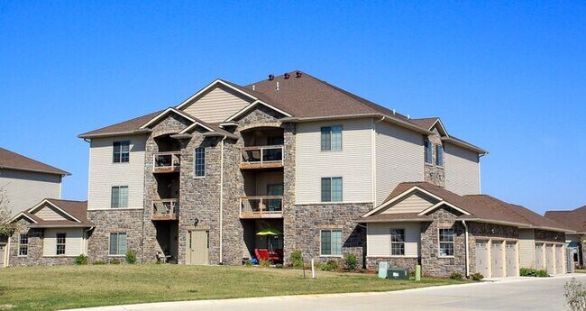 Building Photo - $1,325 | 2 Bedroom, 2 Bathroom Condo | Pet Friendly* | Available for August 1st, 2026 Move In!