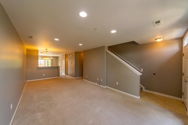 Building Photo - 39649 Springwater Dr