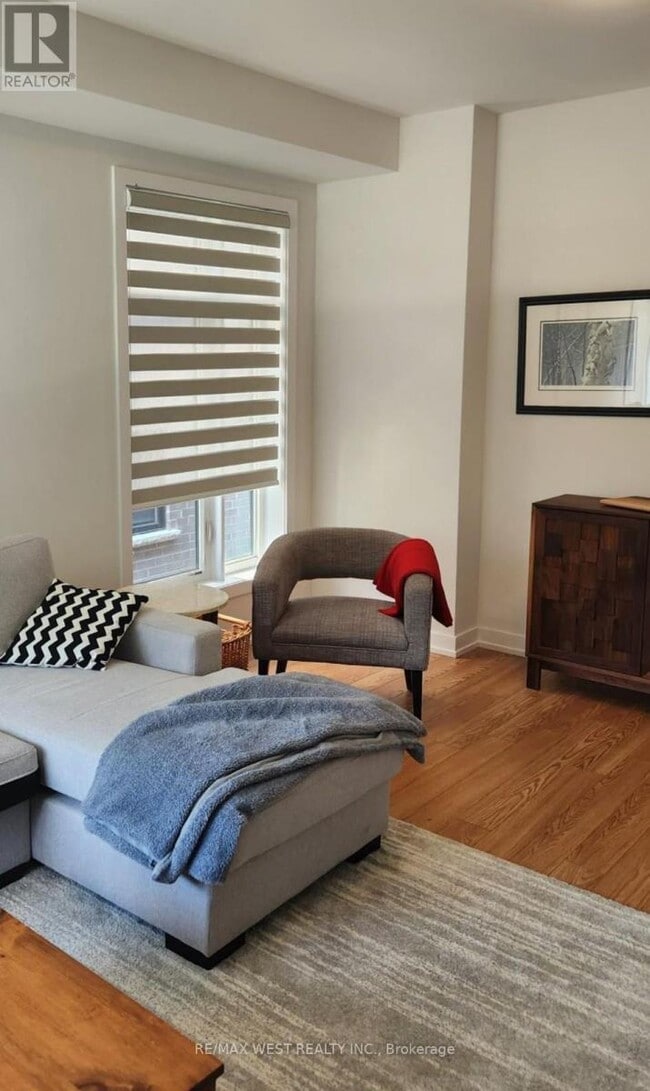 Photo du bâtiment - 91 Cornell Rouge Blvd