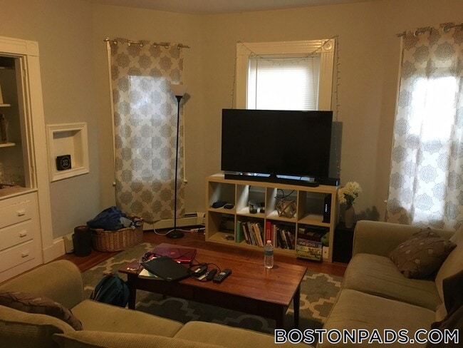 Foto del edificio - 173 Rindge Ave