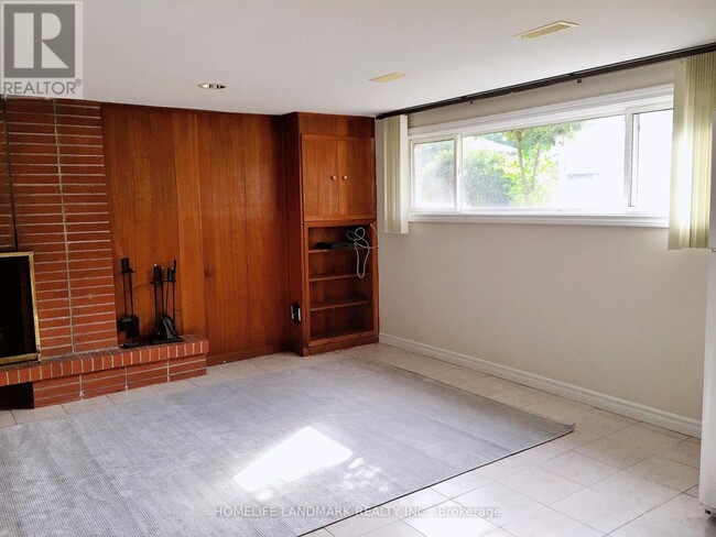 Building Photo - 19 Deering Crescent