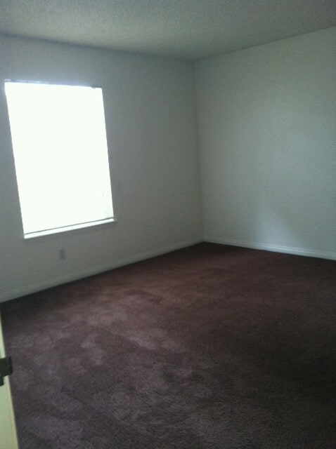 Building Photo - Ground Floor Condominium minutes to UNLV/2 Bed/2 Bath