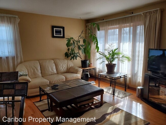 Building Photo - 3 br, 1.5 bath House - 1109 Timothy Ave