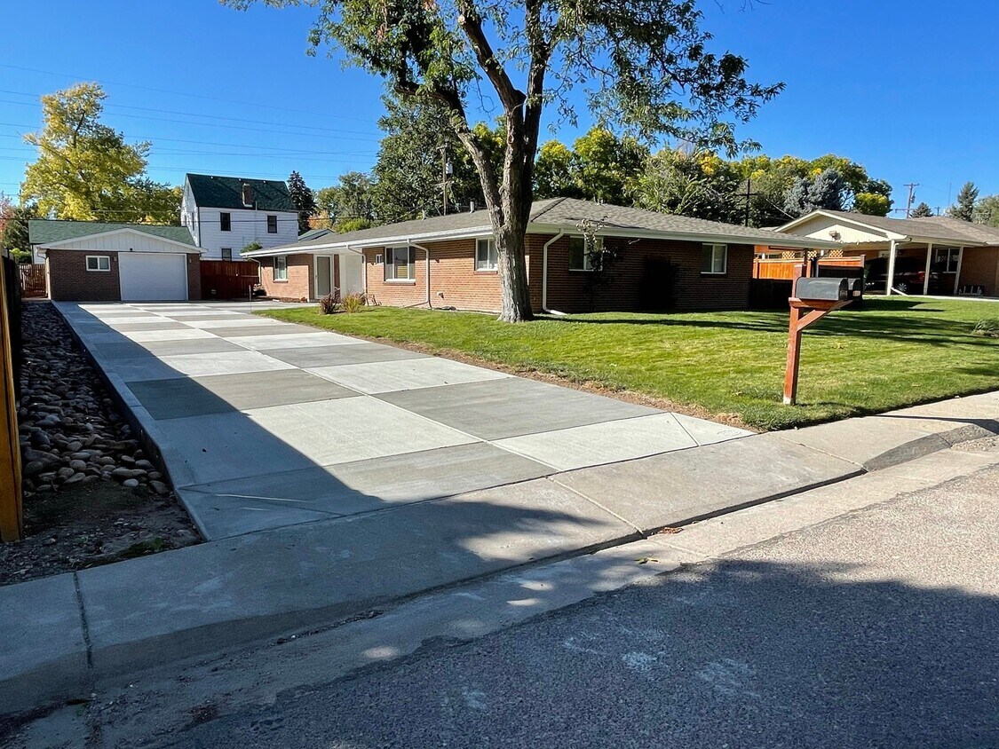 Photo - 1887 Independence St (Denver, CO)