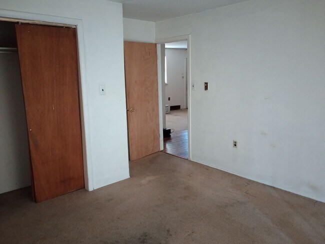 Foto del edificio - 303 S Atlantic Ave E