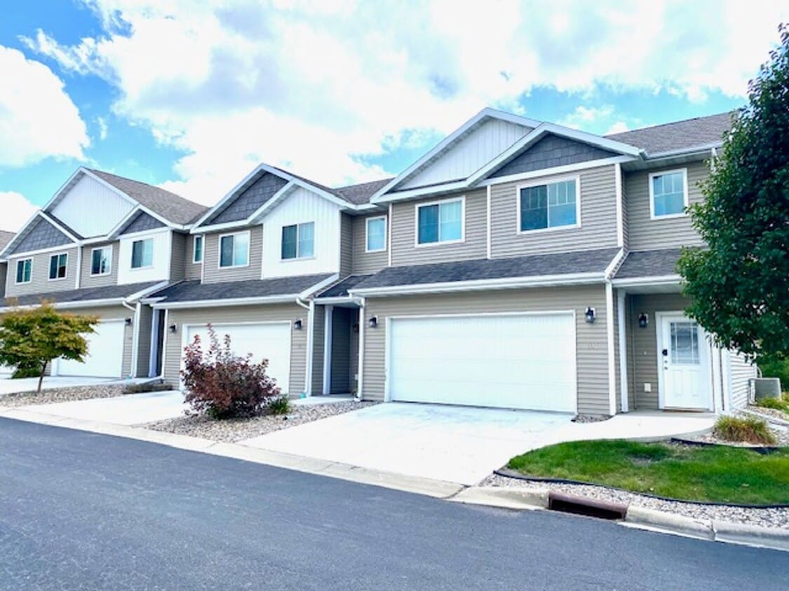 Indigo Crossing Townhomes - Indigo Crossing Townhomes