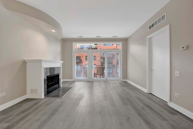 Foto del edificio - 550 W Fulton St