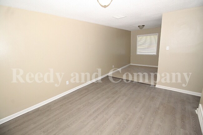 Foto del edificio - 4879 Shayne Ln