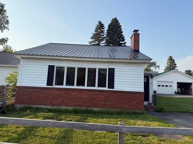 Building Photo - 51 Cedar St