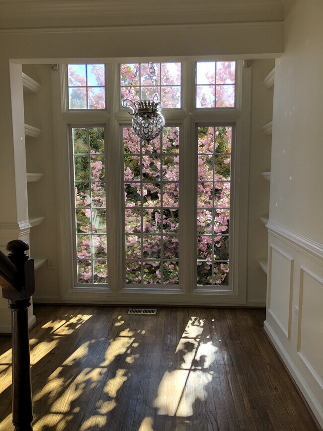 Foto del edificio - 6250 Traci Joyce Ln
