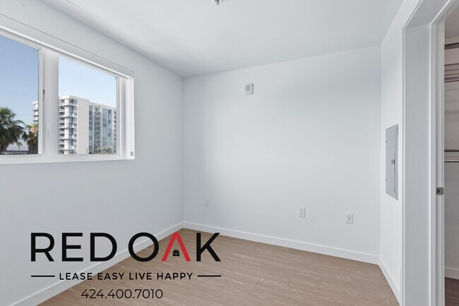 Foto del edificio - 11405 Chandler Blvd