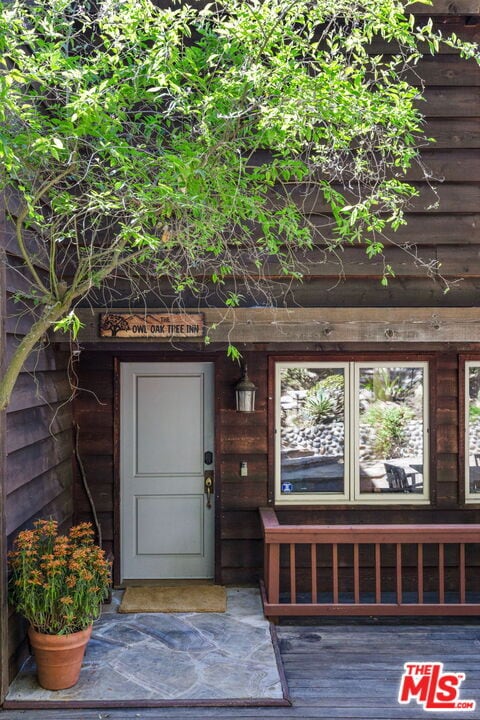 Building Photo - 21338 Colina Dr