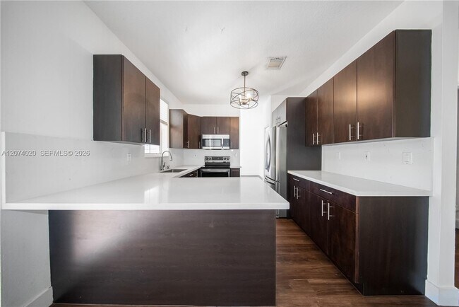 Building Photo - 13868 SW 38th Ter, Miami, FL 33175