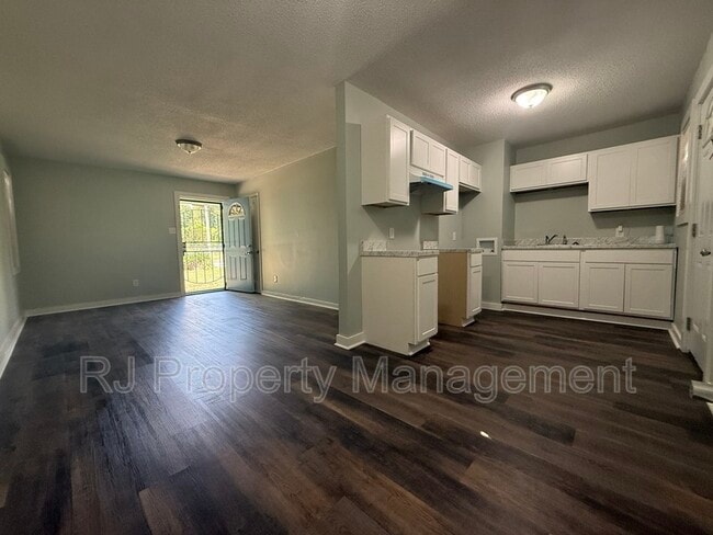 Photo - 307 W Peebles Rd House