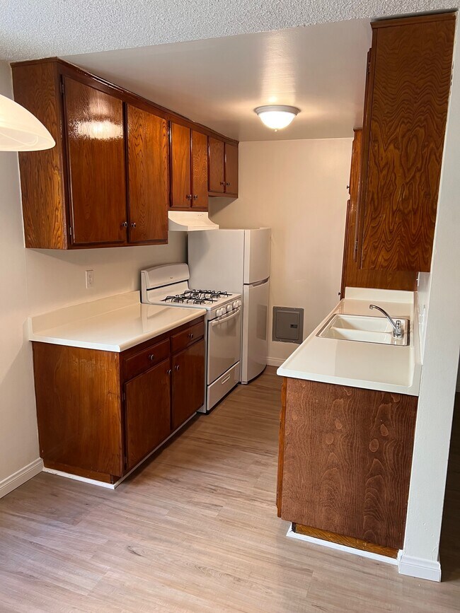 Foto del edificio - 12633 Matteson Ave