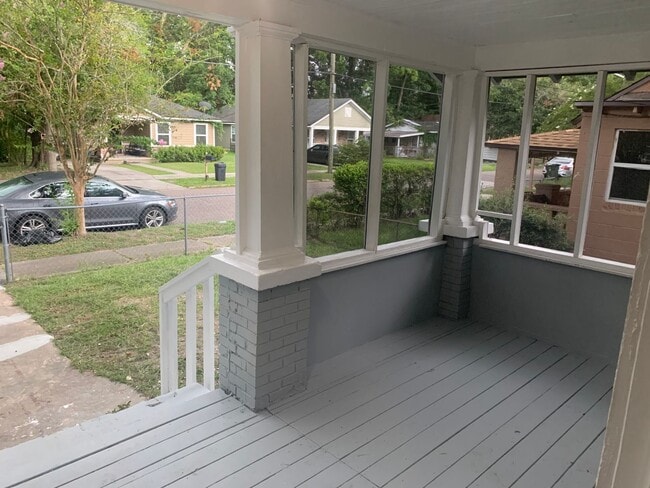 Foto del edificio - Remodeled Bungalow Ready to Rent $1425