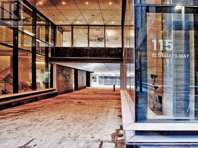 Photo du bâtiment - 115 Blue Jays Way