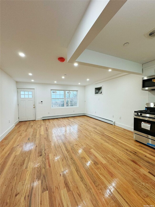 7245 Hillmeyer Ave, Queens, NY 11692 House Rental in Queens, NY