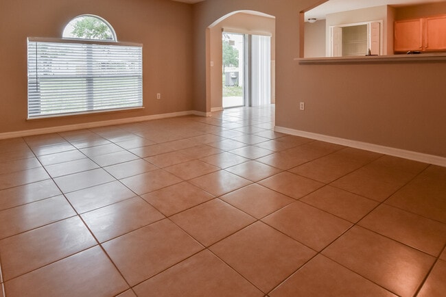 Building Photo - 1030 Brenton Leaf Dr