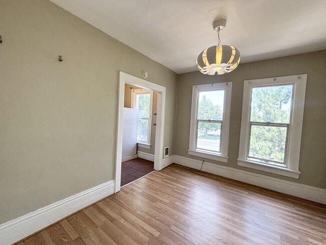 Building Photo - 512-514 E 500 S