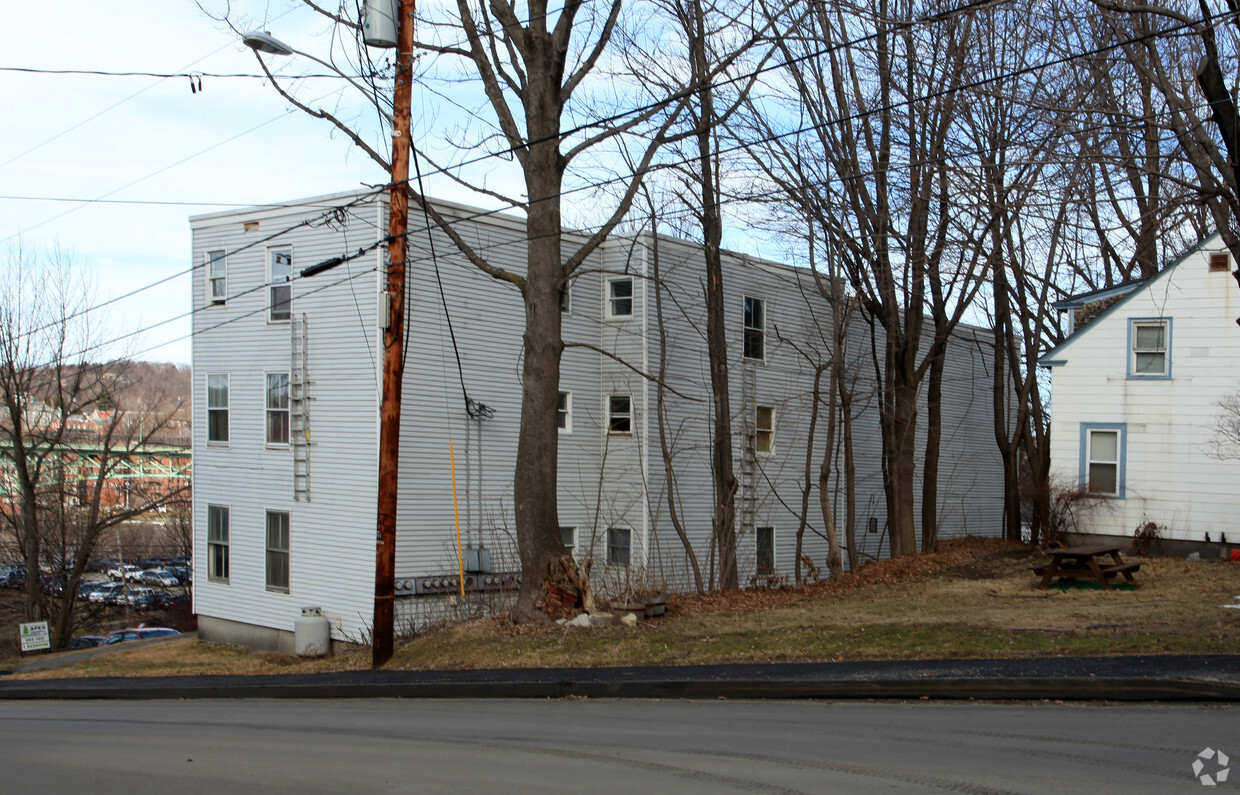 Building Photo - 27 Eastern Ave