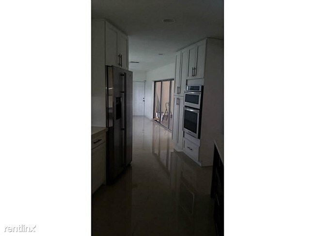 Building Photo - 5901 W Broward Blvd
