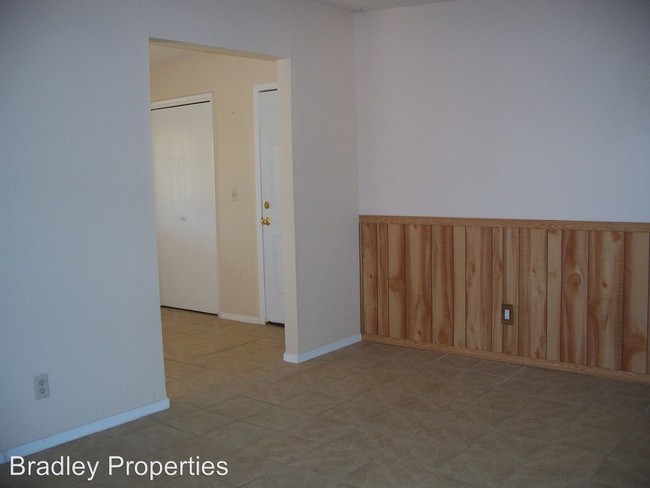 Foto del edificio - 2 br, 1 bath House - 2066 Holly Ln.