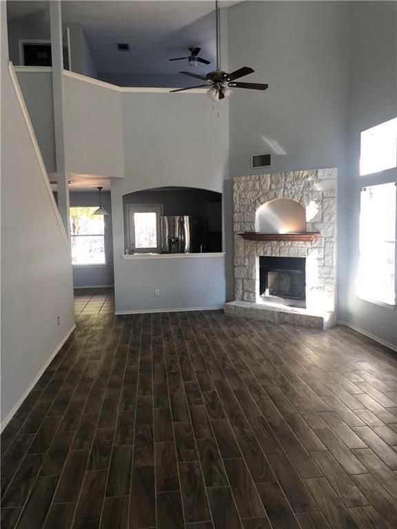 Foto del edificio - 227 Mossy Rock Dr