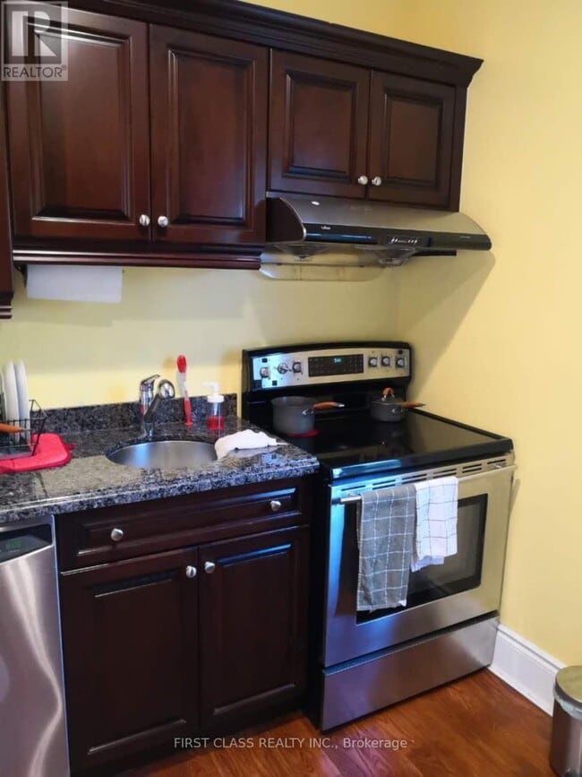 Photo du bâtiment - 58 Paisley Blvd E