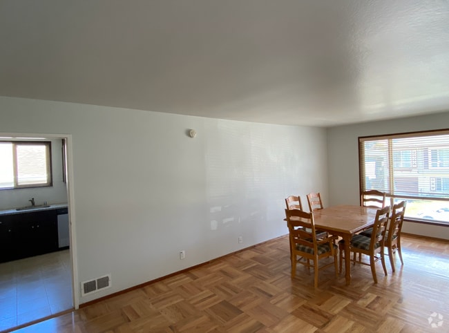 Building Photo - 68 Woodland Ave
