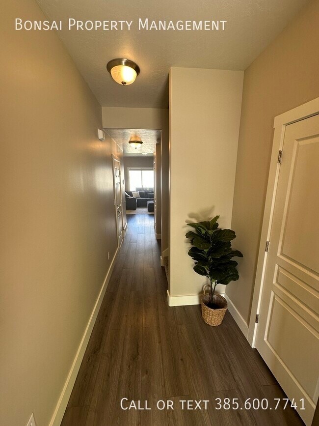 Building Photo - 1352 Stone Meadow Dr