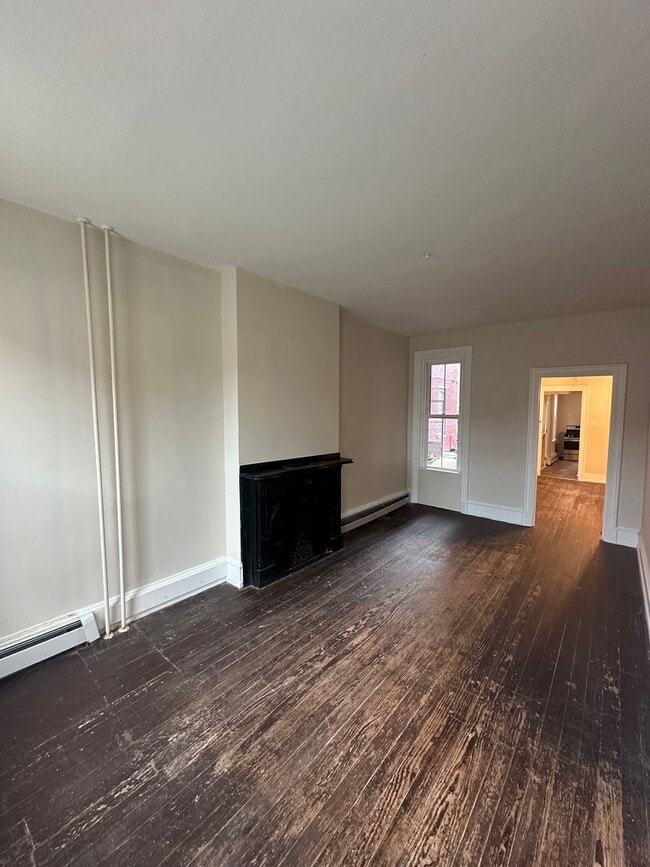 Building Photo - 409 Walnut St