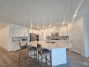 Building Photo - 6516 Twin Brks Ave