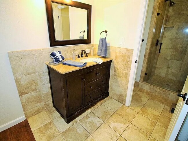 Foto del edificio - 464 E Magill Ave