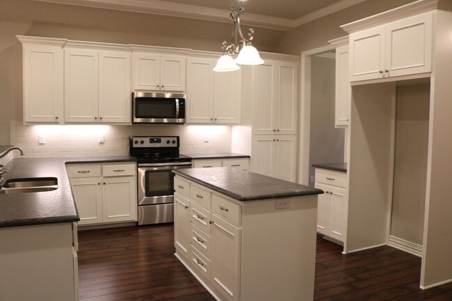 Building Photo - 3417 Cottage Ct