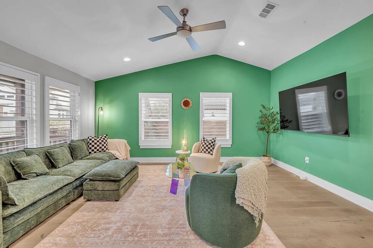 Foto principal - 4607 Sara Dr