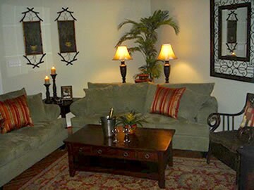 Building Photo - Immaculate West End Townhome