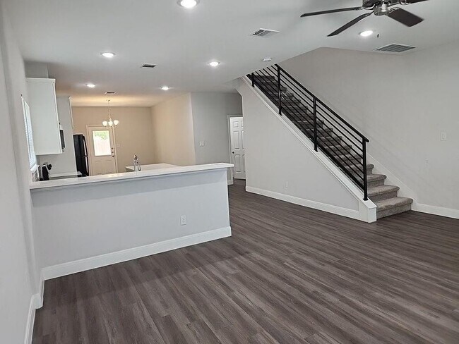 Foto del edificio - 9722 Bennett St